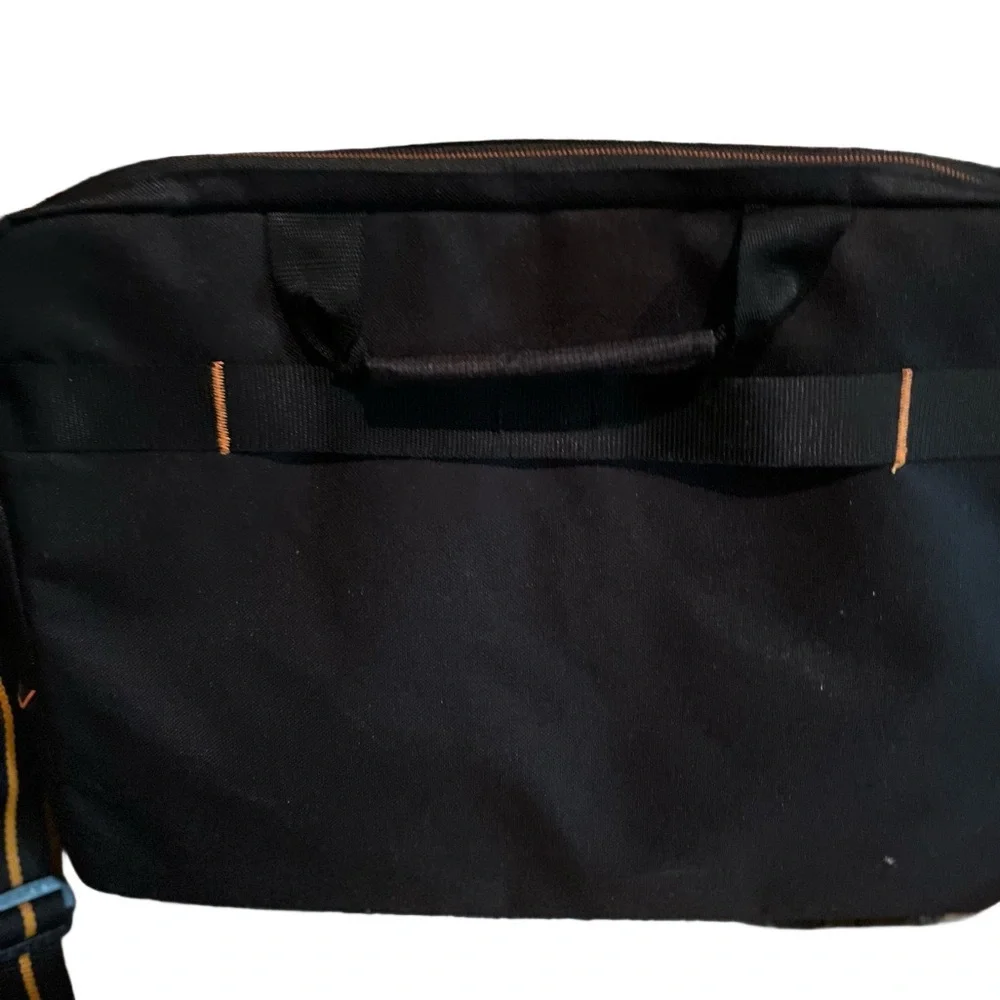 494. NWT WOMENS SOLO NEW YORK LAPTOP BAG